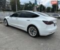 Білий Тесла Модель 3, об'ємом двигуна 0 л та пробігом 80 тис. км за 20800 $, фото 2 на Automoto.ua