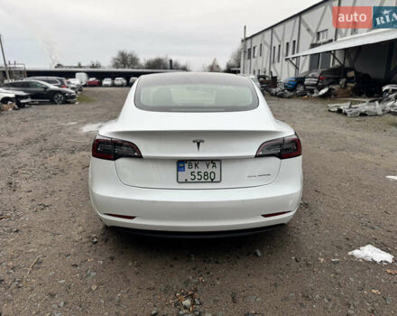 Белый Тесла Модель 3, объемом двигателя 0 л и пробегом 28 тыс. км за 19990 $, фото 8 на Automoto.ua