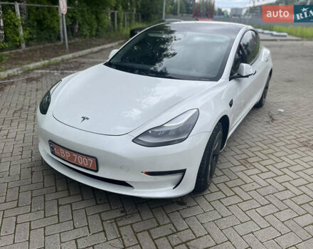Белый Тесла Модель 3, объемом двигателя 0 л и пробегом 76 тыс. км за 20500 $, фото 9 на Automoto.ua