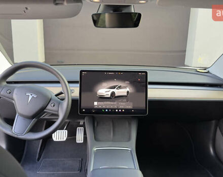 Білий Тесла Модель 3, об'ємом двигуна 0 л та пробігом 65 тис. км за 33500 $, фото 10 на Automoto.ua