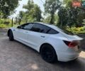 Білий Тесла Модель 3, об'ємом двигуна 0 л та пробігом 57 тис. км за 26900 $, фото 3 на Automoto.ua