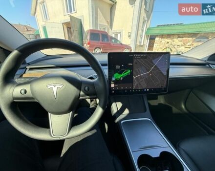 Білий Тесла Модель 3, об'ємом двигуна 0 л та пробігом 65 тис. км за 21000 $, фото 16 на Automoto.ua