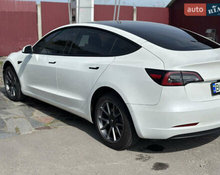Білий Тесла Модель 3, об'ємом двигуна 0 л та пробігом 79 тис. км за 21700 $, фото 4 на Automoto.ua