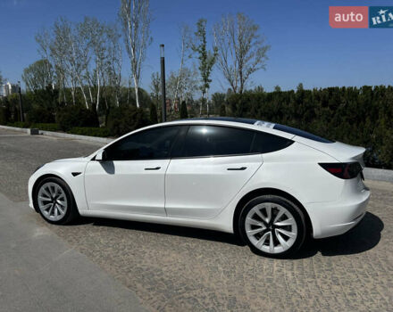 Белый Тесла Модель 3, объемом двигателя 0 л и пробегом 107 тыс. км за 23700 $, фото 11 на Automoto.ua