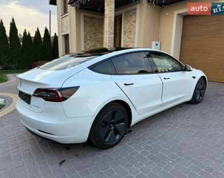 Белый Тесла Модель 3, объемом двигателя 0 л и пробегом 99 тыс. км за 23500 $, фото 23 на Automoto.ua