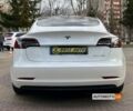 Білий Тесла Модель 3, об'ємом двигуна 82 л та пробігом 47 тис. км за 30600 $, фото 5 на Automoto.ua