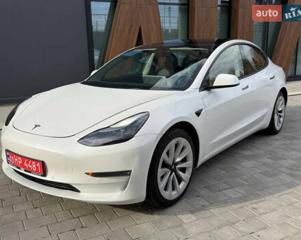 Белый Тесла Модель 3, объемом двигателя 0 л и пробегом 214 тыс. км за 16300 $, фото 1 на Automoto.ua