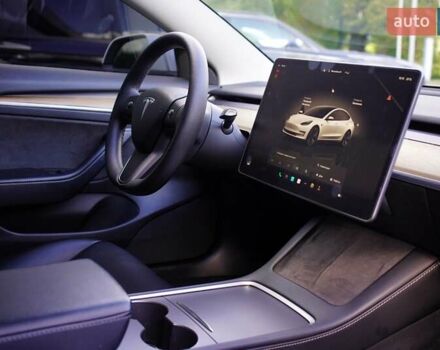 Білий Тесла Модель 3, об'ємом двигуна 0 л та пробігом 33 тис. км за 20700 $, фото 32 на Automoto.ua