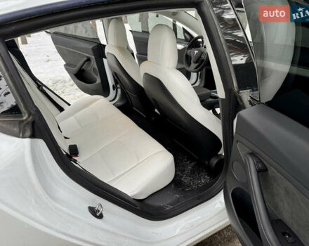 Білий Тесла Модель 3, об'ємом двигуна 0 л та пробігом 89 тис. км за 22000 $, фото 24 на Automoto.ua