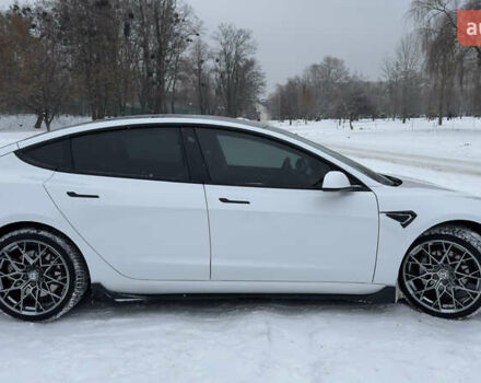 Білий Тесла Модель 3, об'ємом двигуна 0 л та пробігом 74 тис. км за 21800 $, фото 3 на Automoto.ua