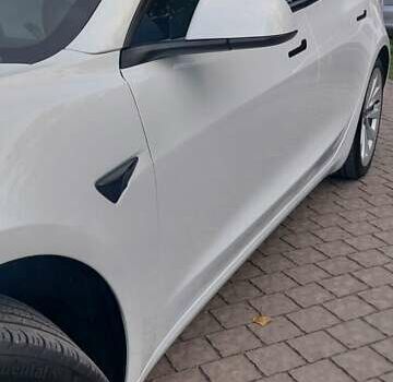 Білий Тесла Модель 3, об'ємом двигуна 0 л та пробігом 35 тис. км за 21800 $, фото 2 на Automoto.ua