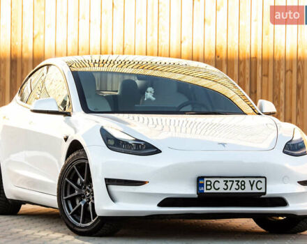 Белый Тесла Модель 3, объемом двигателя 0 л и пробегом 94 тыс. км за 19999 $, фото 14 на Automoto.ua