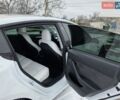Білий Тесла Модель 3, об'ємом двигуна 0 л та пробігом 46 тис. км за 24800 $, фото 19 на Automoto.ua