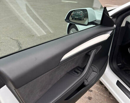 Белый Тесла Модель 3, объемом двигателя 0 л и пробегом 81 тыс. км за 21000 $, фото 11 на Automoto.ua