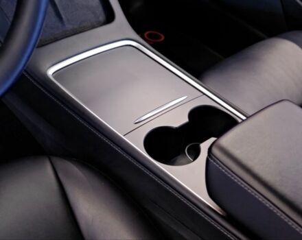 Білий Тесла Модель 3, об'ємом двигуна 0 л та пробігом 60 тис. км за 19000 $, фото 5 на Automoto.ua