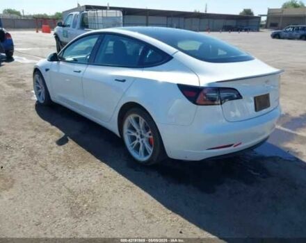 Белый Тесла Модель 3, объемом двигателя 0 л и пробегом 38 тыс. км за 10300 $, фото 3 на Automoto.ua