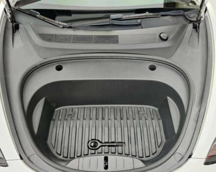 Белый Тесла Модель 3, объемом двигателя 0 л и пробегом 47 тыс. км за 17000 $, фото 8 на Automoto.ua