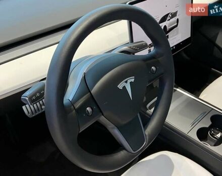 Белый Тесла Модель 3, объемом двигателя 0 л и пробегом 18 тыс. км за 28999 $, фото 20 на Automoto.ua