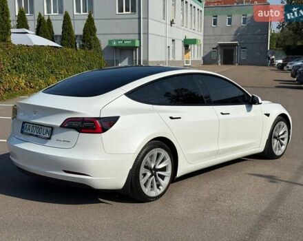 Білий Тесла Модель 3, об'ємом двигуна 0 л та пробігом 117 тис. км за 21300 $, фото 3 на Automoto.ua