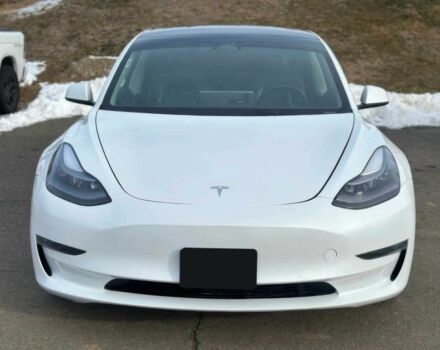 Білий Тесла Модель 3, об'ємом двигуна 0 л та пробігом 21 тис. км за 10500 $, фото 1 на Automoto.ua