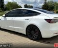 Белый Тесла Модель 3, объемом двигателя 82 л и пробегом 62 тыс. км за 21900 $, фото 4 на Automoto.ua