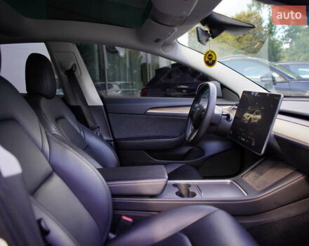 Білий Тесла Модель 3, об'ємом двигуна 0 л та пробігом 33 тис. км за 20700 $, фото 30 на Automoto.ua