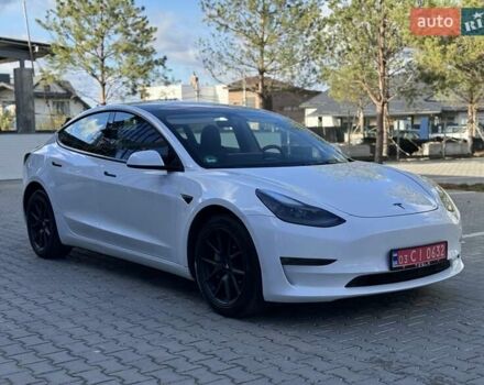 Белый Тесла Модель 3, объемом двигателя 0 л и пробегом 105 тыс. км за 21999 $, фото 25 на Automoto.ua