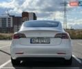 Білий Тесла Модель 3, об'ємом двигуна 0 л та пробігом 77 тис. км за 16900 $, фото 11 на Automoto.ua