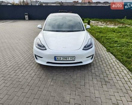 Білий Тесла Модель 3, об'ємом двигуна 0 л та пробігом 117 тис. км за 18900 $, фото 1 на Automoto.ua