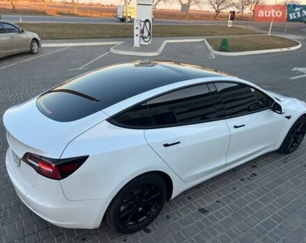 Белый Тесла Модель 3, объемом двигателя 0 л и пробегом 80 тыс. км за 18500 $, фото 11 на Automoto.ua