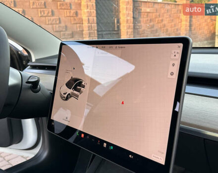 Белый Тесла Модель 3, объемом двигателя 0 л и пробегом 1 тыс. км за 37999 $, фото 35 на Automoto.ua