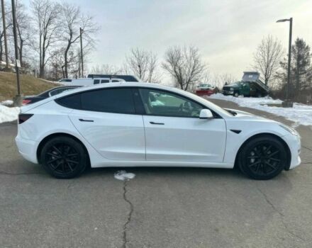 Білий Тесла Модель 3, об'ємом двигуна 0 л та пробігом 21 тис. км за 10500 $, фото 2 на Automoto.ua