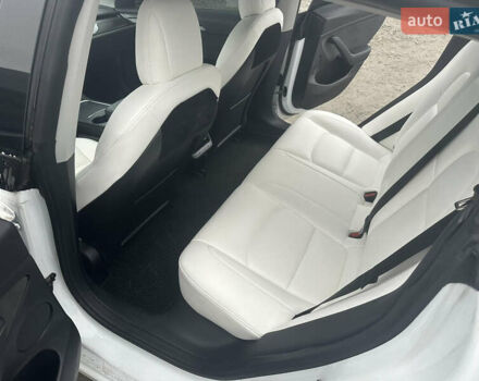 Белый Тесла Модель 3, объемом двигателя 0 л и пробегом 59 тыс. км за 22000 $, фото 15 на Automoto.ua