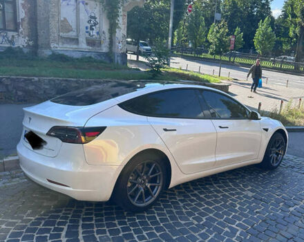 Тесла Модель 3 2022 в Киеве на Automoto.ua Белый Тесла Модель 3, объемом двигателя 0 л и пробегом 35 тыс. км за 25000 $, фото 6 на Automoto.ua