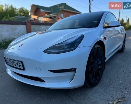 Белый Тесла Модель 3, объемом двигателя 0 л и пробегом 102 тыс. км за 21900 $, фото 5 на Automoto.ua
