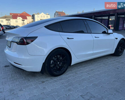 Білий Тесла Модель 3, об'ємом двигуна 0 л та пробігом 33 тис. км за 23900 $, фото 4 на Automoto.ua