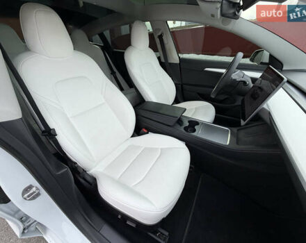 Білий Тесла Модель 3, об'ємом двигуна 0 л та пробігом 48 тис. км за 22900 $, фото 20 на Automoto.ua