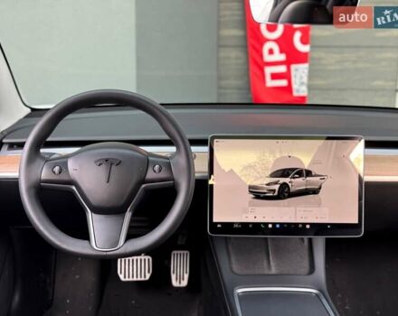 Белый Тесла Модель 3, объемом двигателя 0 л и пробегом 35 тыс. км за 20999 $, фото 17 на Automoto.ua