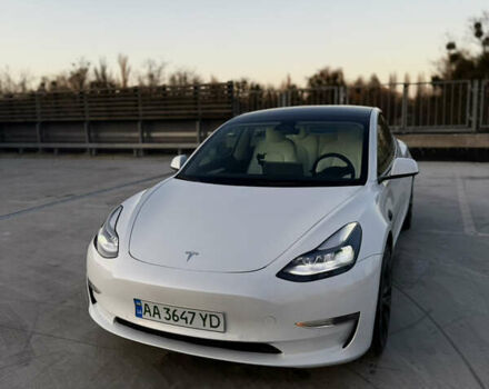 Белый Тесла Модель 3, объемом двигателя 0 л и пробегом 77 тыс. км за 25000 $, фото 1 на Automoto.ua