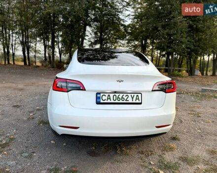 Білий Тесла Модель 3, об'ємом двигуна 0 л та пробігом 52 тис. км за 22000 $, фото 2 на Automoto.ua