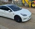 Білий Тесла Модель 3, об'ємом двигуна 0 л та пробігом 65 тис. км за 28900 $, фото 1 на Automoto.ua