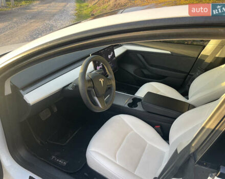 Белый Тесла Модель 3, объемом двигателя 0 л и пробегом 77 тыс. км за 19000 $, фото 11 на Automoto.ua