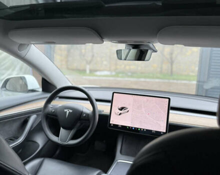 Белый Тесла Модель 3, объемом двигателя 0 л и пробегом 60 тыс. км за 19500 $, фото 4 на Automoto.ua