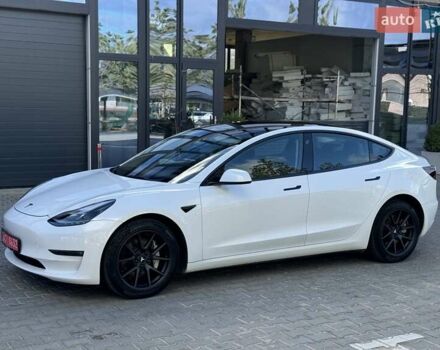 Белый Тесла Модель 3, объемом двигателя 0 л и пробегом 105 тыс. км за 22200 $, фото 3 на Automoto.ua