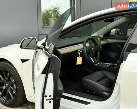 Белый Тесла Модель 3, объемом двигателя 0 л и пробегом 70 тыс. км за 22600 $, фото 23 на Automoto.ua