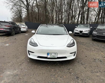 Белый Тесла Модель 3, объемом двигателя 0 л и пробегом 28 тыс. км за 19990 $, фото 3 на Automoto.ua