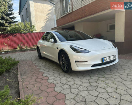 Белый Тесла Модель 3, объемом двигателя 0 л и пробегом 77 тыс. км за 21000 $, фото 1 на Automoto.ua