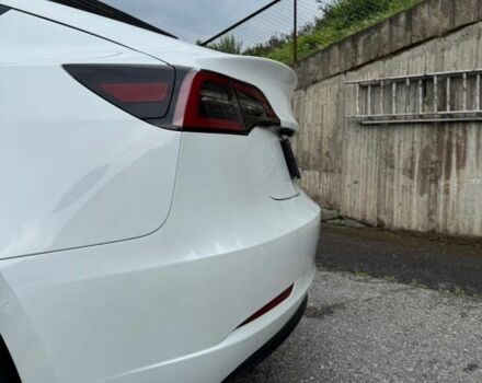 Белый Тесла Модель 3, объемом двигателя 0 л и пробегом 42 тыс. км за 13000 $, фото 2 на Automoto.ua