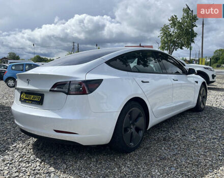 Белый Тесла Модель 3, объемом двигателя 0 л и пробегом 33 тыс. км за 21200 $, фото 5 на Automoto.ua