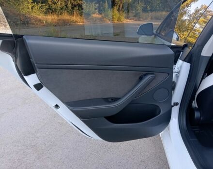 Білий Тесла Модель 3, об'ємом двигуна 0 л та пробігом 100 тис. км за 24500 $, фото 11 на Automoto.ua